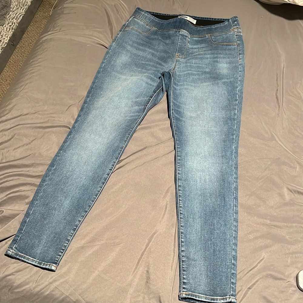 Old navy rockstar super skinny jeggings